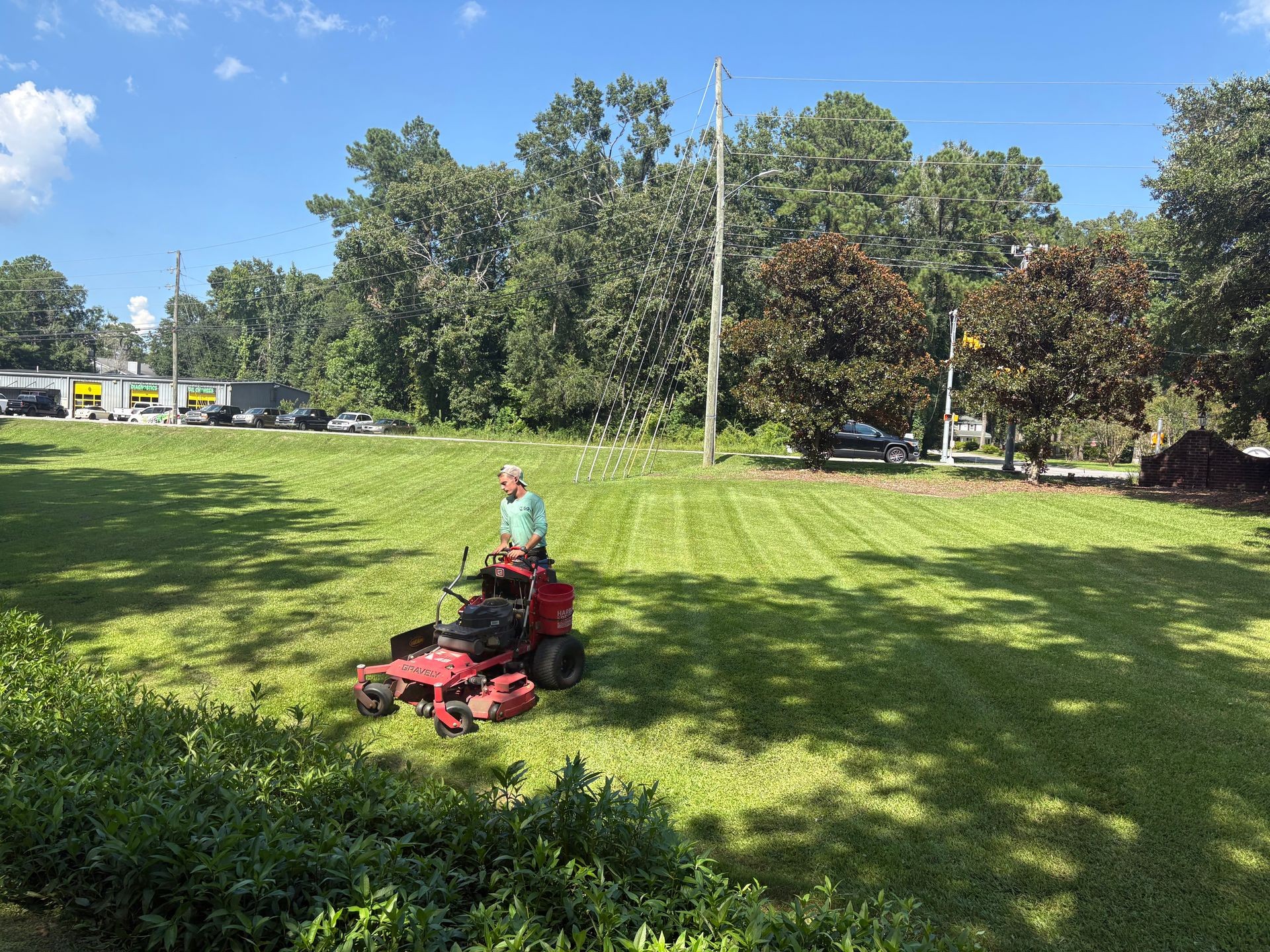 HOA and Commercial Lawn Maintenance  